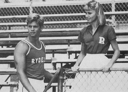 Lorenzo Lamas junto a Olivia Newton John en "Grease".