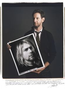El fotógrafo Mark Seliger y otra de las fotos que le tomó a Kurt Cobain.