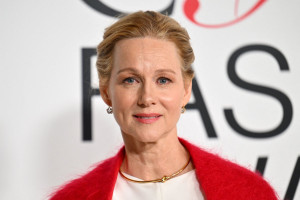 laura-linney-broadway-love-actually-2