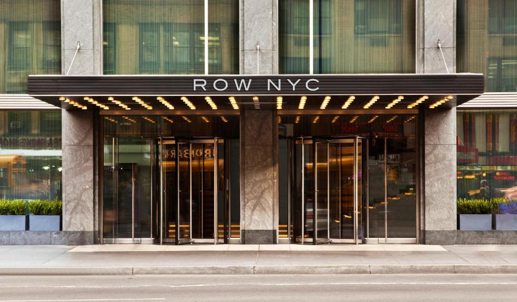 Hotel-Row-nyc-inmigrantes