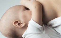 Madres con VIH y lactancia: La terrible disyuntiva de quienes no tienen otra opción para sobrevivir