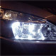 Luces de auto que alumbran poco: ¿Qué hacer y qué no?