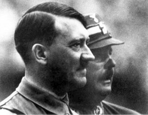 Adolf Hitler y Ernst Rohm, líder de las SA.