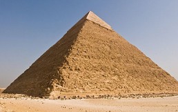 Jubilado español asegura haber resuelto cómo se construyeron las pirámides de Egipto