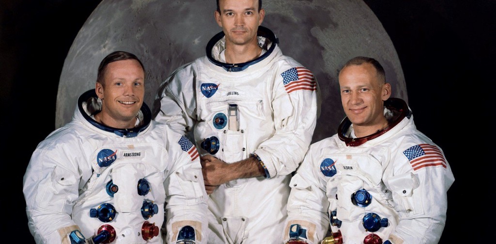 La tripulación de la misión espacial Apolo 11; de izquierda a derecha, el comandante de la misión Neil A. Armstrong; el piloto Michael Collins y Edwin 'Buzz' Aldrin Jr., piloto del LEM (módulo lunar).