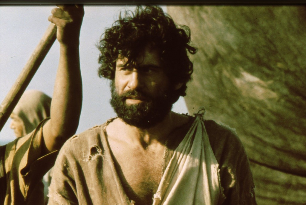 El actor James Farentino interpretando a Simón Pedro en la famosa serie de televisión "Jesús de Nazaret".