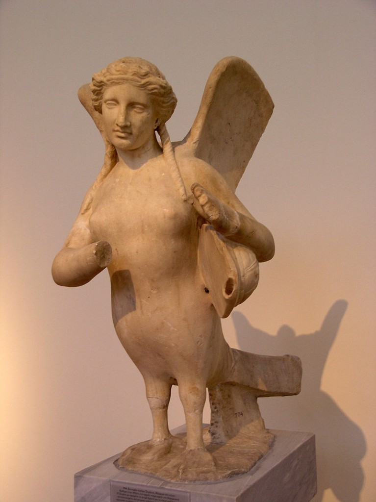 Estatua funeraria de una sirena (museo arqueológico de Atenas).