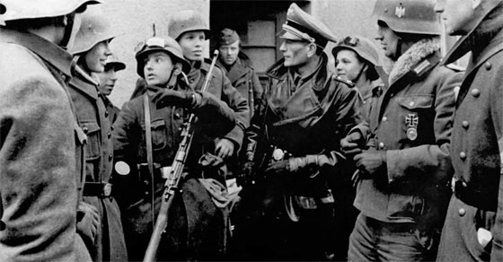 Abrigo largo de cuero de los nazis