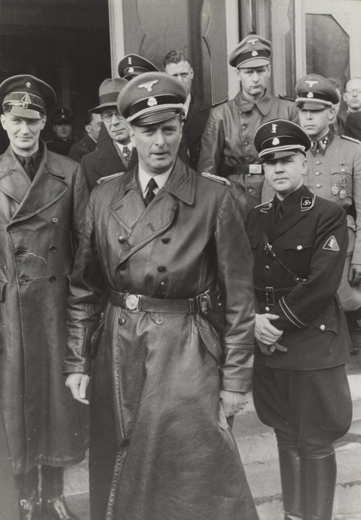 Abrigo largo de cuero de los nazis