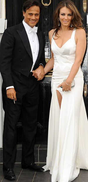 White tie: Liz Hurley y Arun Nayar White tie: Liz Hurley y Arun Nayar