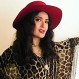 Salma Hayek sorprendió con este desordenado y colorido look en paradisiaco lugar en Francia