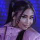 Paloma Mami se mantuvo fiel a su estilo con este look urbano en alfombra rosada en Los Ángeles