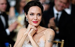 Angelina Jolie lució el mejor vestido de la historia de los Premios Oscar y Kate Hudson quedó segunda