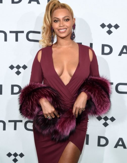 Beyoncé: Se convirtió en inspiración de toda una generación luego de su impactante look para la Met Gala 2015. Comenzó a documentar a través de Instagram sus outfits.