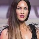 Imposible que Megan Fox pase desapercibida con este diseño y color en las calles