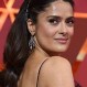 Salma Hayek y su hija vistieron looks similares combinando pedrería y plumas en el Paseo de la Fama