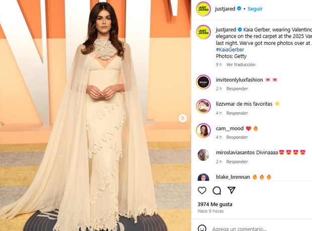 Kaia Gerber en un impecable Valentino.