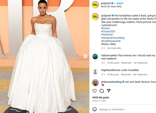 Kim Kardashian llegó con un diseño Balenciaga.