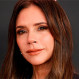 Victoria Beckham confirma que es firme embajadora del estilo minimalista y ahora agrega un corsé top