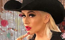 Christina Aguilera provoca desde las redes con foto desnuda en su bañera