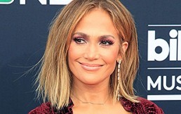 Jennifer López sorprende con foto sin maquillaje: Así luce realmente a sus 49 años