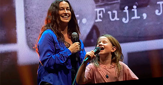 Alanis-Morissette-hija-1