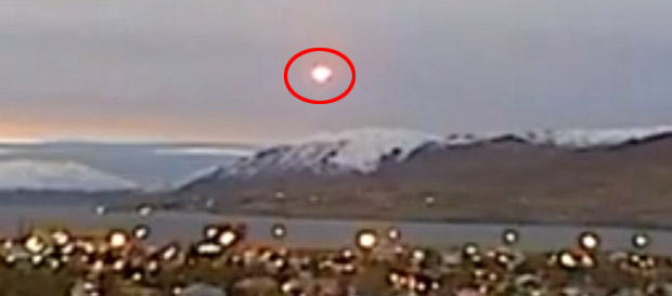 bola roja islandia bola roja islandia