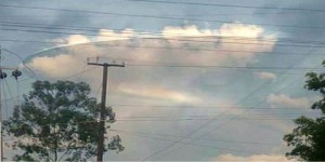 Foto: Nube ¿OVNI? de la India. /canalovnis.net