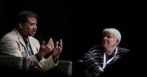 Foto: Neil DeGrasse y Jill Tarter. /codigooculto.com