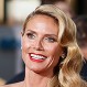 Gran salvada de Heidi Klum ante los paparazzis: Vestido la tuvo al borde del bochorno
