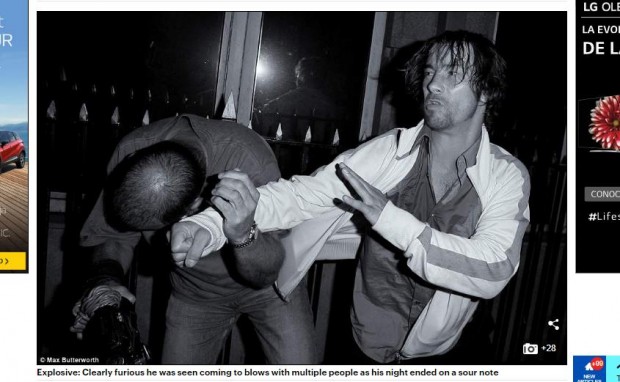 Jamiroquai, en pose de pelea / Captura www.dailymail.co.uk