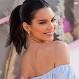 Kendall Jenner detectada en lujoso yate con amigos tras su ruidosa ruptura del basquetbolista Ben Simmons