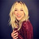 Kaley Cuoco captada en total relax con tenida ideal para las altas temperaturas
