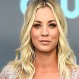 Paparazzis muestran el lado menos glamoroso de Kaley Cuoco gozando las bondades de Roma