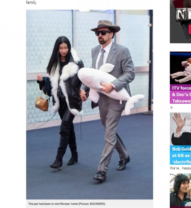 Este registro fue obtenido a 1 año de que el artista cancelara su matrimonio de apenas 4 días / Captura metro.co.uk