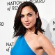 Gal Gadot destaca con un estilo simple y elegante paseando por Israel
