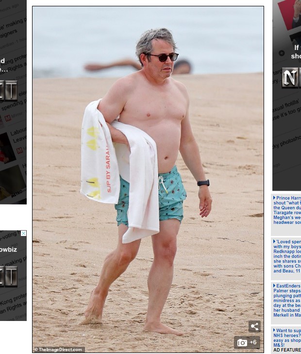 Matthew Broderick, su esposo desde 1997, la acompañó en el balneario de The Hamptons / Captura www.dailymail.co.uk
