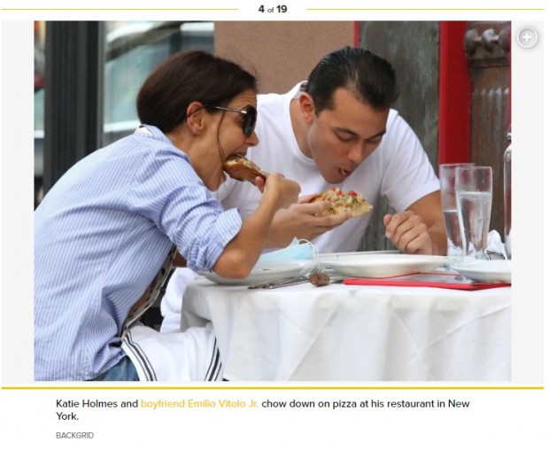 Katie Holmes y Emilio Vitolo Jr. degustando una pizza en el restaurante propiedad del chef / Captura pagesix.com