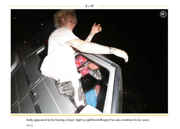 El novio de Megan Fox, festejando con amigos / Captura pagesix.com
