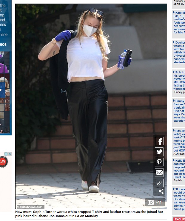 Sophie Turner fue captada a tan solo 2 meses de dar a luz a su primera hija, y sorprendió por su estado / Captura www.dailymail.co.uk