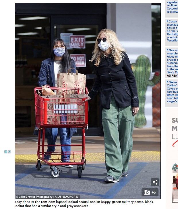 Meg Ryan salió de compras con su hija Daisy / Captura www.dailymail.co.uk