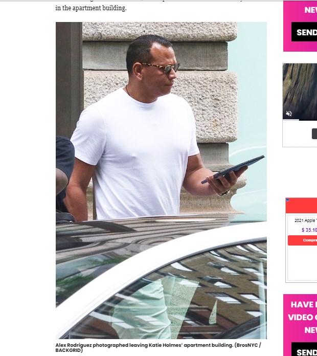 Alex Rodríguez fue visto saliendo del edifico en el que vive Katie Holmes y disparó las especulaciones / Captura hollywoodlife.com