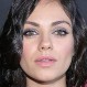 Mila Kunis vuelve a las historias románticas en el cine: Así fue captada por paparazzis