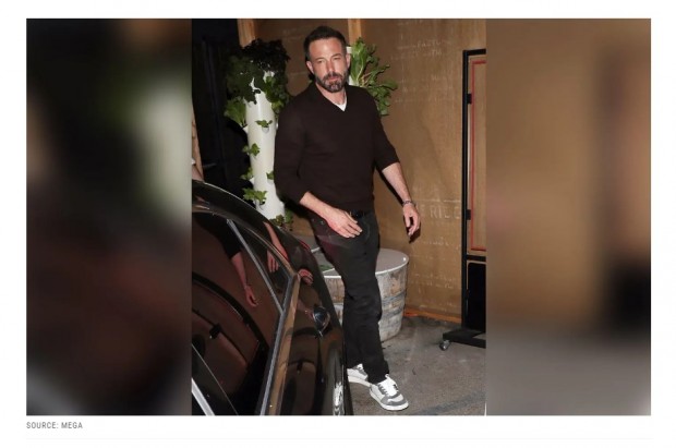 Y la cara del ganador del Óscar lo dice todo: no se sintió para nada feliz con la presencia de los paparazzis / Captura radaronline.com