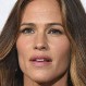 Jennifer Garner no logra evadir a los paparazzis mientras pasea con su novio John Miller: Así se vieron tras reconciliarse