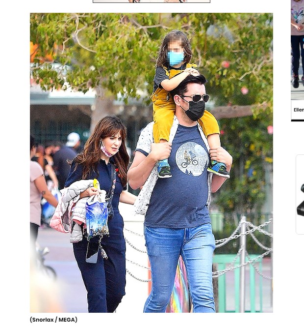 Jonathan Scott, en Disney junto a Zooey Deschanel y sus hijos / Captura hollywoodlife.com