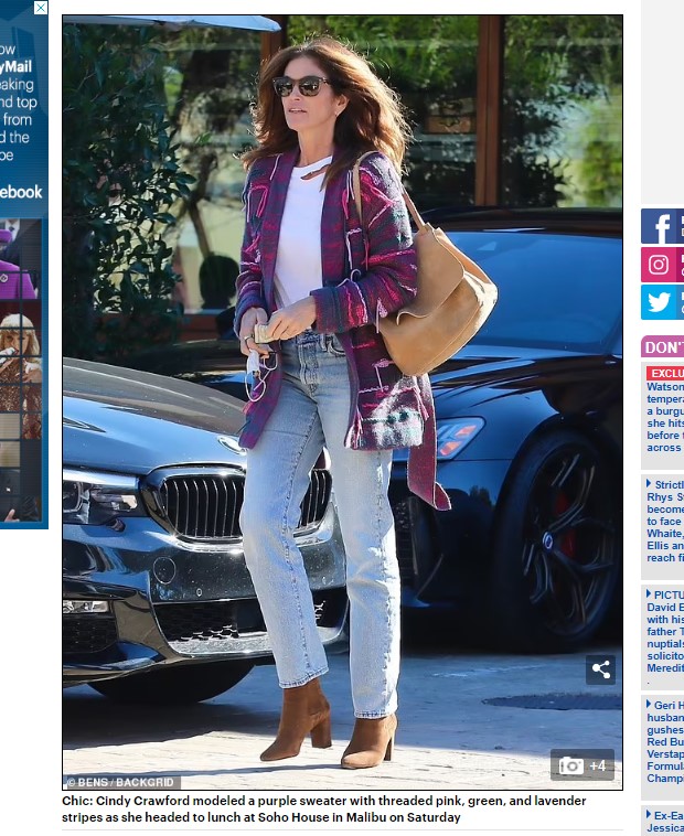 Cindy Crawford salió a almorzar con amigos en Malibú / Captura www.dailymail.co.uk