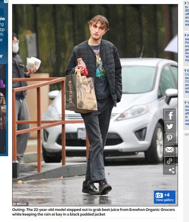 Anwar Hadid fue detectado en soledad / Captura www.dailymail.co.uk