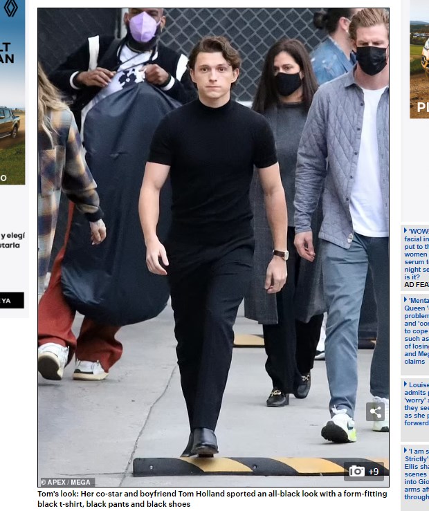Tom Holland, llegando al programa por separado / Captura www.dailymail.co.uk