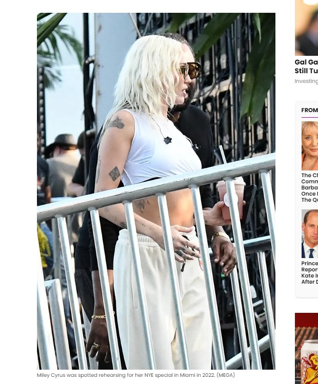 Para la ocasión, la ex "chida Disney" eligió tenida cómoda y casual / Captura hollywoodlife.com